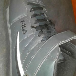 Fila tennis shoes